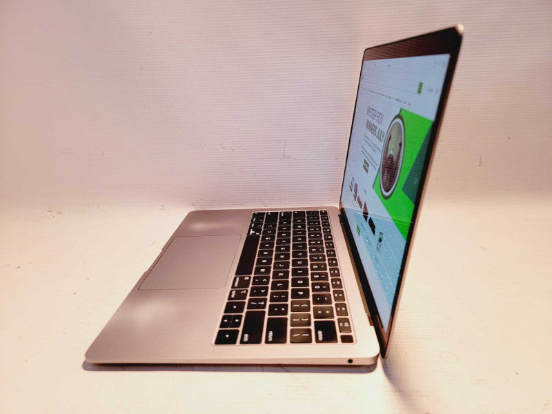 Apple Macbook Air 2018 13\\" Core i5-8210Y @ 1.6GHz 16GB DDR3 250GB SSD (