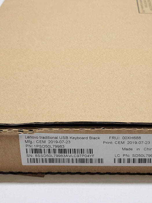 Lenovo Traditional Wired USB Black Keyboard Model 00XH688 Q