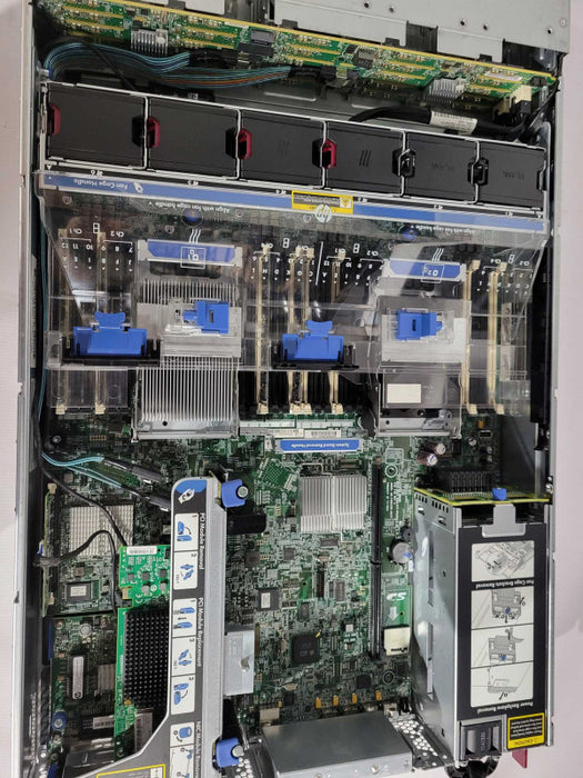 HP StoreVirtual 4530 25 x 2.5inch SAS Storage/ NO HHD READ !