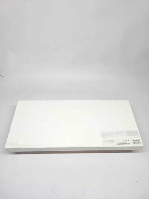 Apple Magic Keyboard 1644\t Q