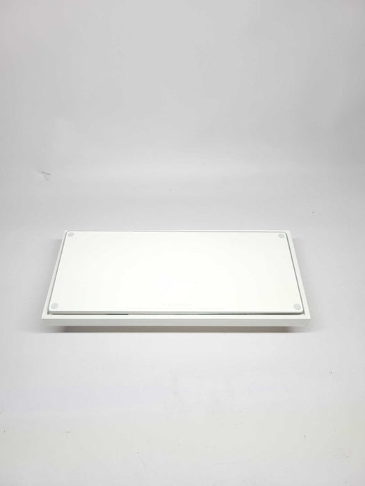 Apple Magic Keyboard 1644\t Q