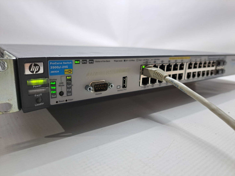 HP Procurve 3500YL-24G J8692A 24-Port Gigabit PoE Switch + 10G SFP+ Module )