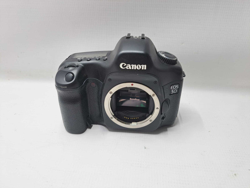 Canon EOS 5D DS126091 Digital Camera No Lens/Cap  *AS IS** )