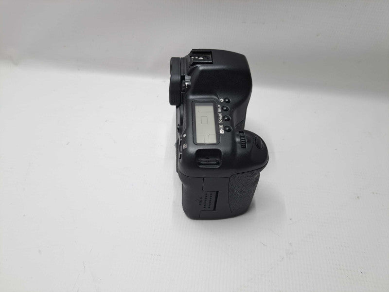 Canon EOS 5D DS126091 Digital Camera No Lens/Cap  *AS IS** )