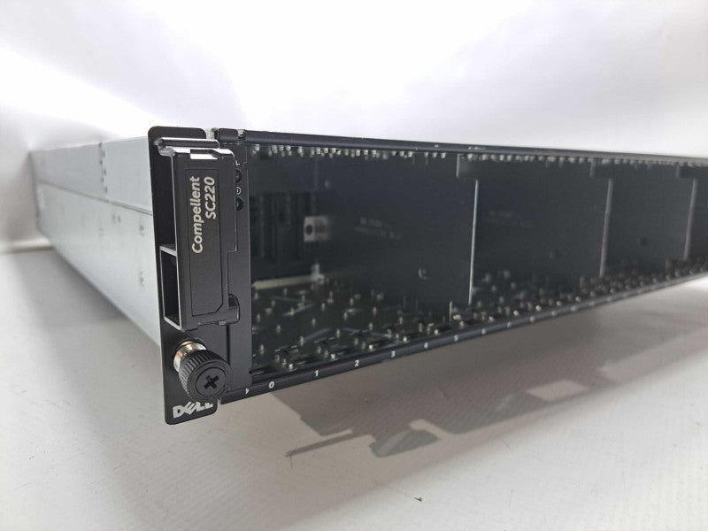 Dell Compellent SC220 Storage Array 24x 2.5\\" Bays 2x SC2 SAS 6Gbps 2x 700W PS )