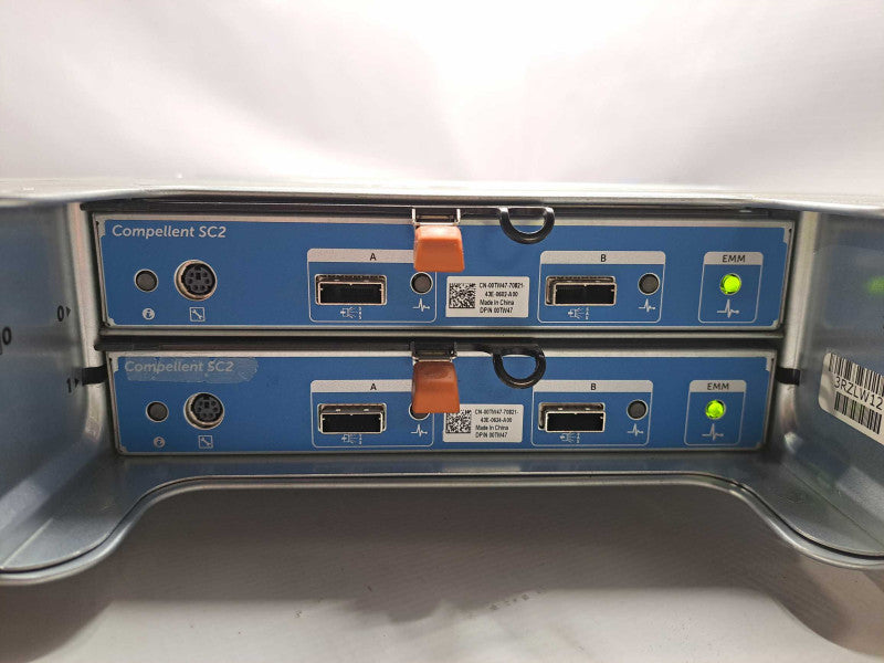 Dell Compellent SC220 Storage Array 24x 2.5\\" Bays 2x SC2 SAS 6Gbps 2x 700W PS )