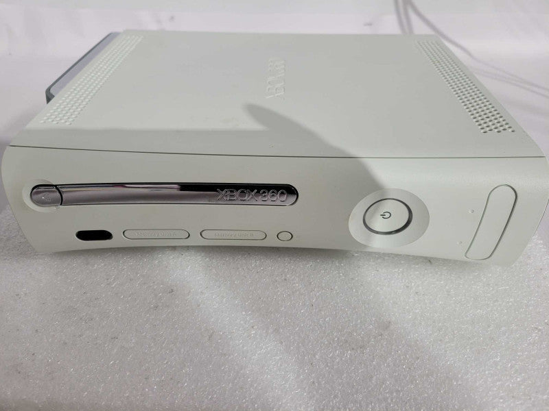 Microsoft Xbox 360 For Parts (AS-IS) !