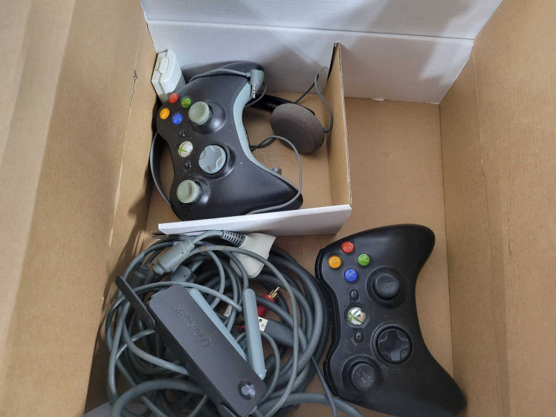 Microsoft Xbox 360 For Parts (AS-IS) !