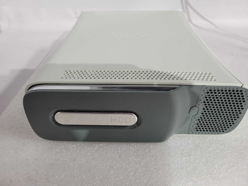Microsoft Xbox 360 For Parts (AS-IS) !