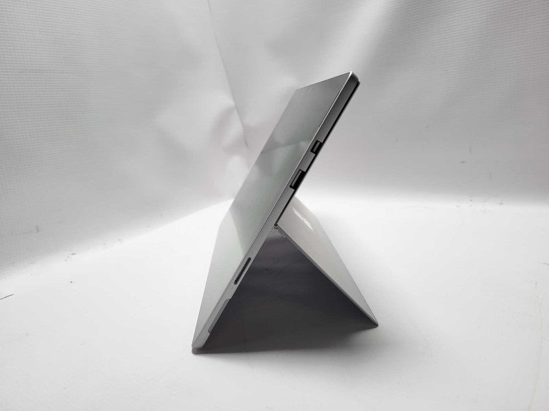 Surface Pro 5th Gen(1807) i5-7300U @ 2.6GHz 8GB RAM 256GB SSD READ $