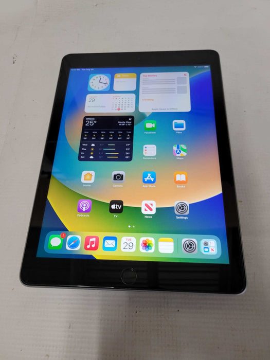 Apple iPad 5th Gen 128GB (A1822)