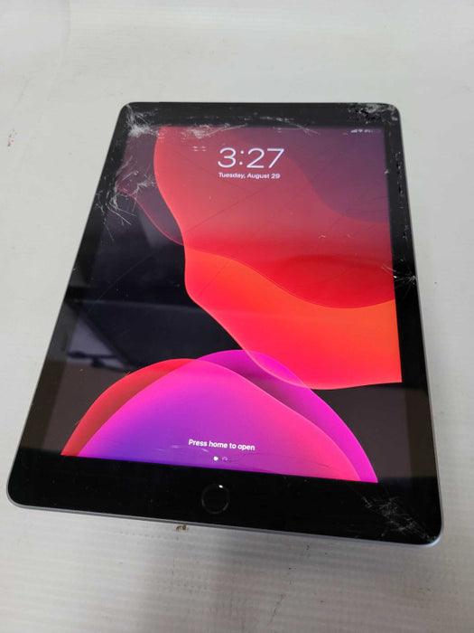 Apple iPad 5th Gen (A1823) - READ