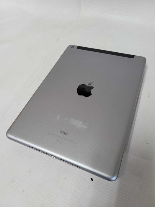 Apple iPad 5th Gen (A1823) - READ