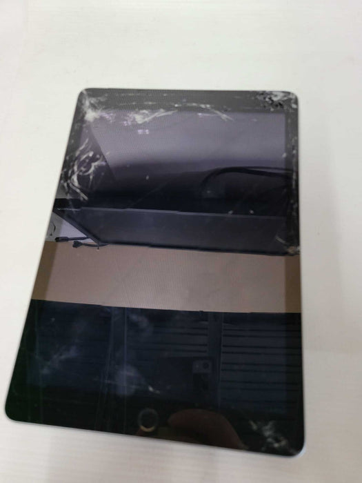Apple iPad 5th Gen (A1823) - READ