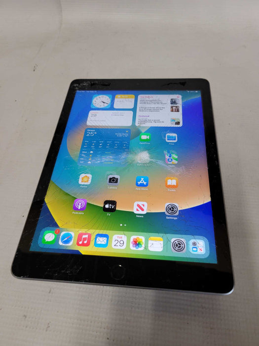Apple iPad 5th Gen 32GB (A1822) - READ