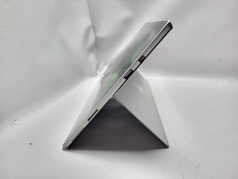 Surface Pro 5th Gen(1807) i5-7300U @ 2.6GHz 8GB RAM 256GB SSD READ  $