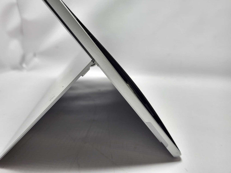 Surface Pro 5th Gen(1807) i5-7300U @ 2.6GHz 8GB RAM 256GB SSD READ  $