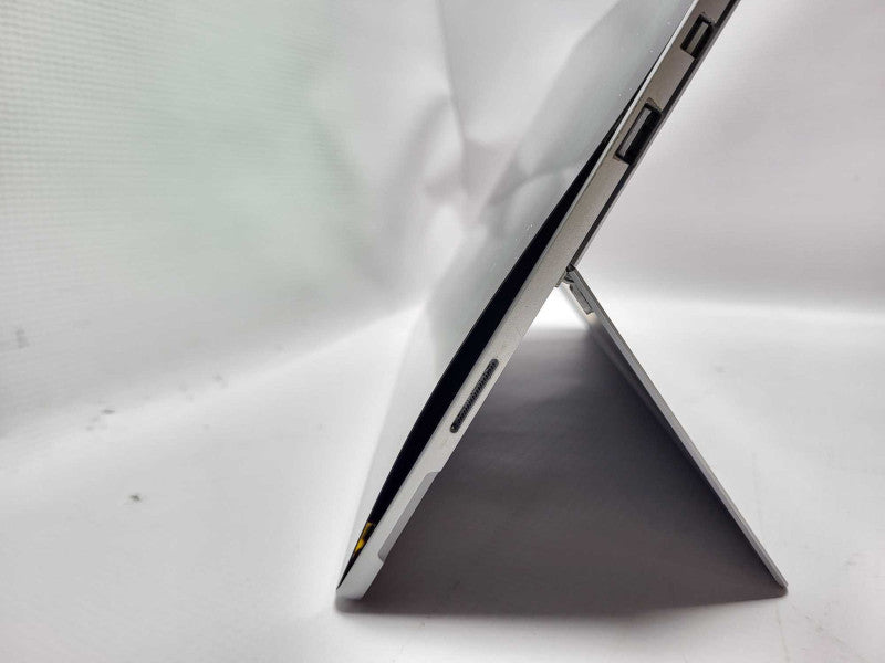 Surface Pro 5th Gen(1807) i5-7300U @ 2.6GHz 8GB RAM 256GB SSD READ $