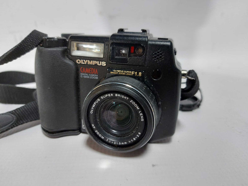 Olympus Digital camera C5050 F1.8 AF Zoom 7.1-21.3mm  #
