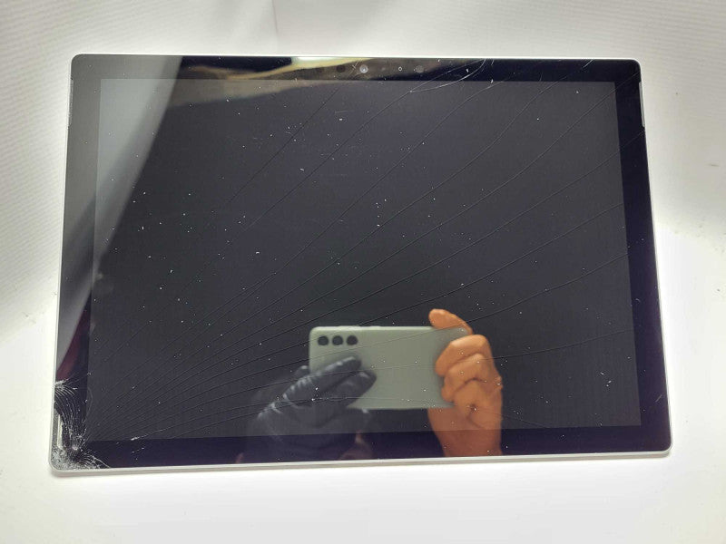 Surface Pro 5th Gen(1807) i5-7300U @ 2.6GHz 8GB RAM 256GB SSD READ $