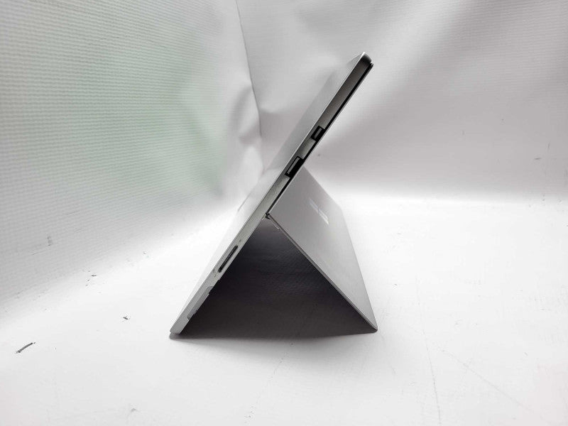 Surface Pro 5th Gen(1807) i5-7300U @ 2.6GHz 8GB RAM 256GB SSD READ $