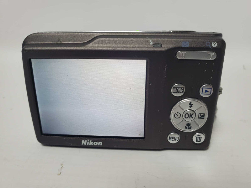 Nikon Coolpix S210 8.0MP Digital Camera |