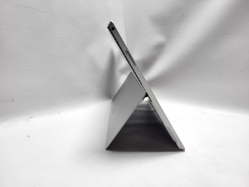 Surface Pro 4th Gen(1631) i7-4650U @ 1.7GHz 8GB RAM 500GB SSD READ $