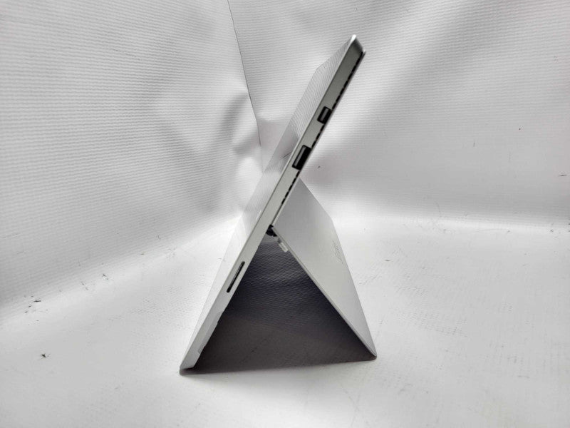 Surface Pro 4th Gen(1631) i7-4650U @ 1.7GHz 8GB RAM 500GB SSD READ $