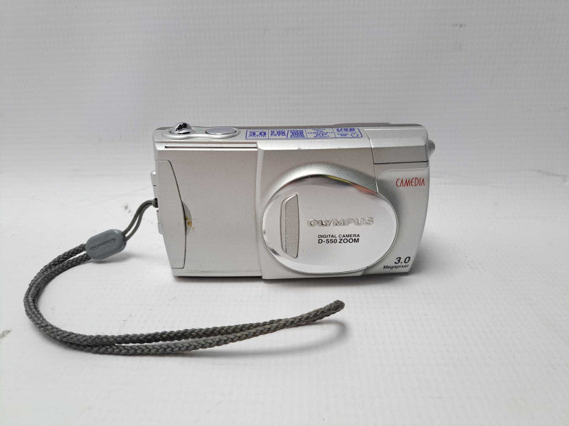 Olympus CAMEDIA D-550 Zoom 3.0MP Digital Camera Vintage *READ*
