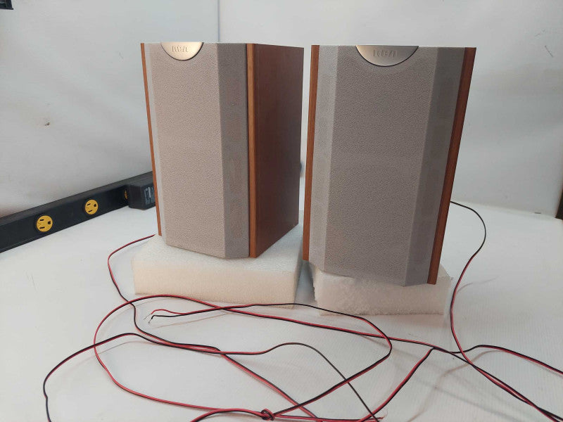 Set of 2 RCA Shelf Speakers 8ohms Model: RS-2005
