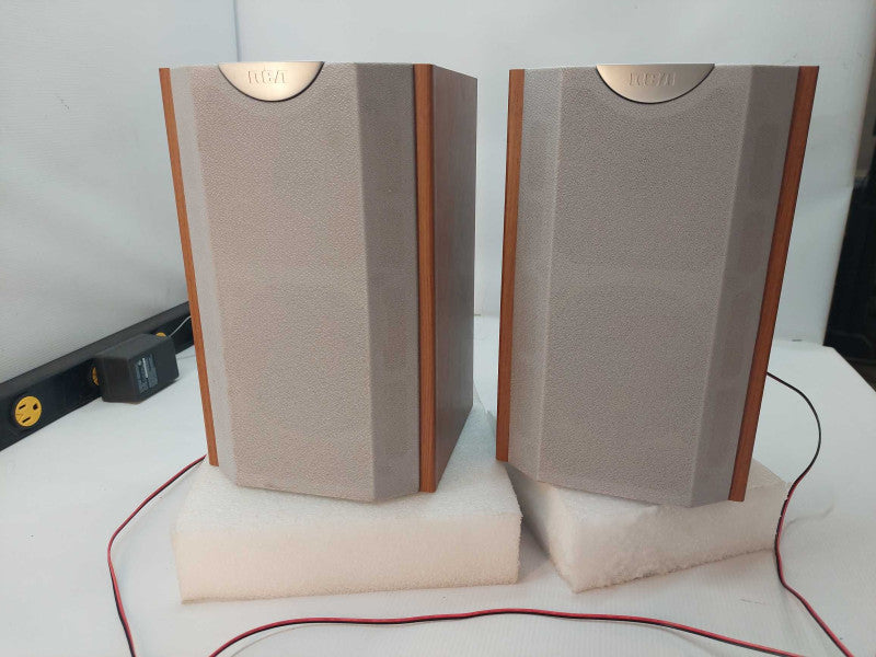 Set of 2 RCA Shelf Speakers 8ohms Model: RS-2005