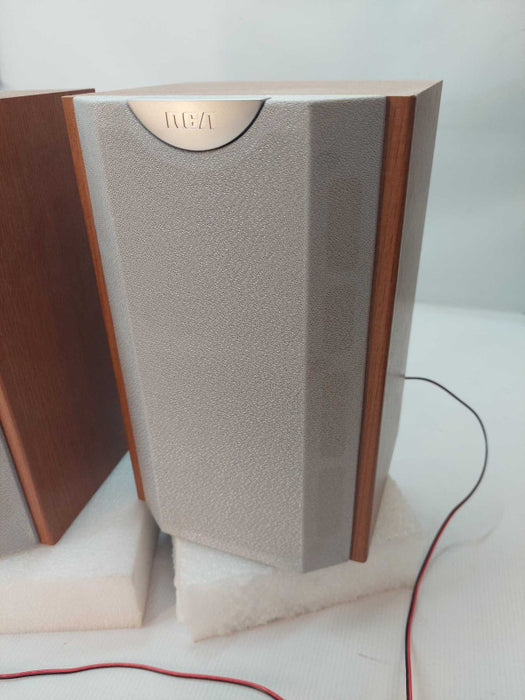 Set of 2 RCA Shelf Speakers 8ohms Model: RS-2005