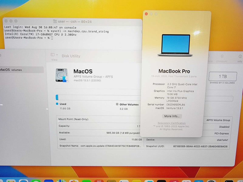 Apple Macbook Pro 2020 13\\" Core i7-1068NG7 @ 2.3GHz 16GB DDR4 1TB SSD  (