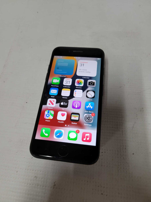 Apple iPhone 7 32GB (A1778) - READ