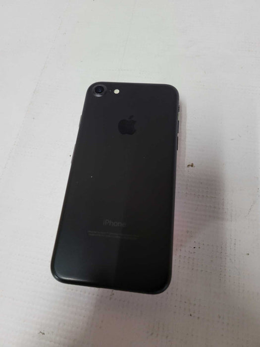 Apple iPhone 7 32GB (A1778) - READ