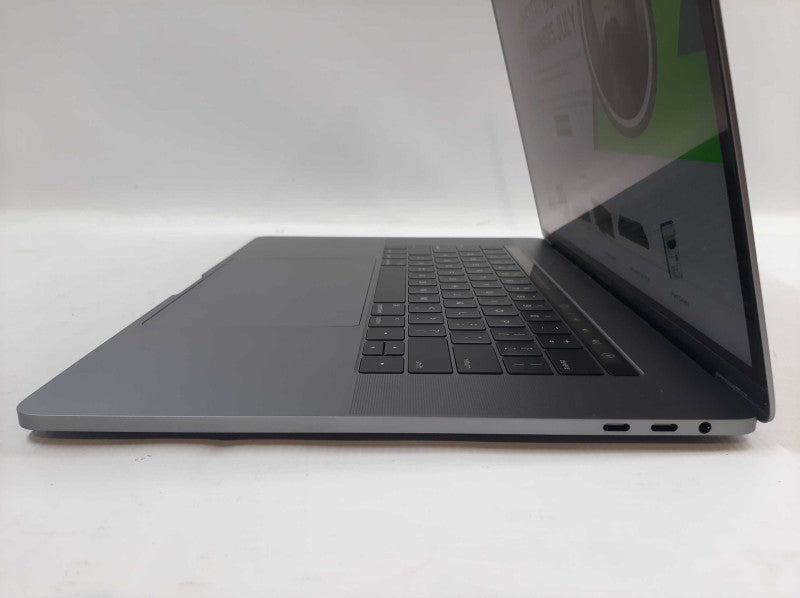 Apple Macbook Pro 2017 15\\" Core i7-7820HQ @ 2.9GHz 16GB DDR3 500GB SSD