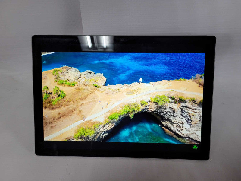 Microsoft Surface 5 - i5-7300U, 8GB RAM, 256GB SSD - READ