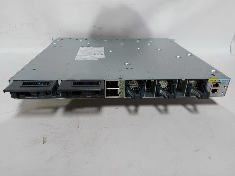 Cisco Catalyst 3850 48 PoE+ WS-C3850-48P-S C07 - gigabit module - fact reset Q#
