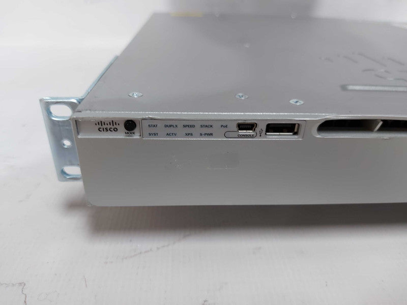 Cisco Catalyst 3850 24 PoE+ WS-C3850-24P-S V08 Gigabit 24x ports - fact reset #