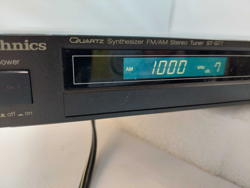 Technics Quartz Synthesizer FM/AM Stereo Tuner ST-S77 Model: ST-S77