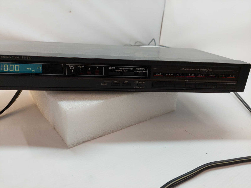 Technics Quartz Synthesizer FM/AM Stereo Tuner ST-S77 Model: ST-S77