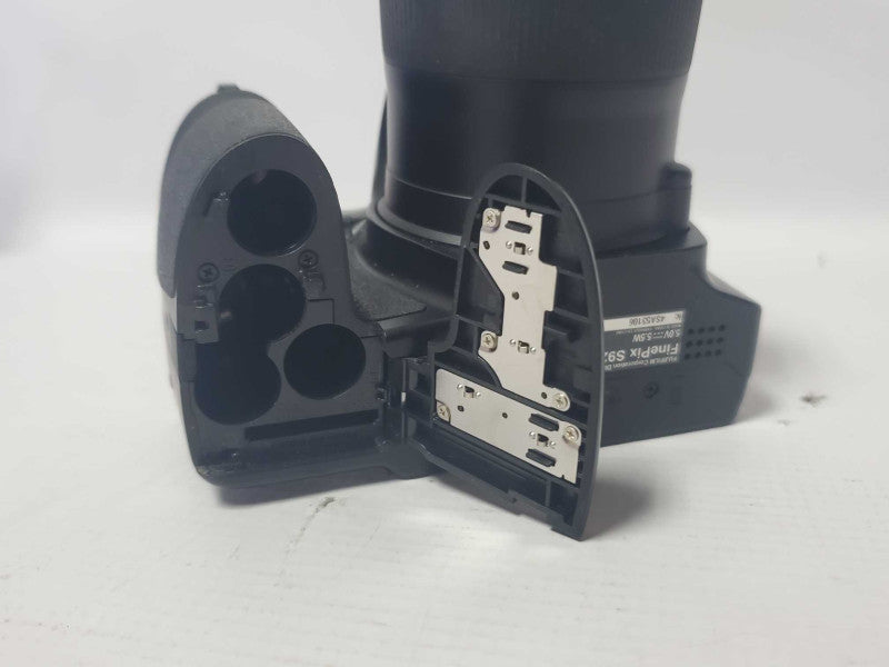 Fujifilm FinePix S9200 Digital Camera (AS-IS) |