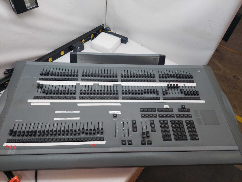 Express ETC 48/96 Yorkhouse.ca 11236 Lighting Console PN: 4110A1004