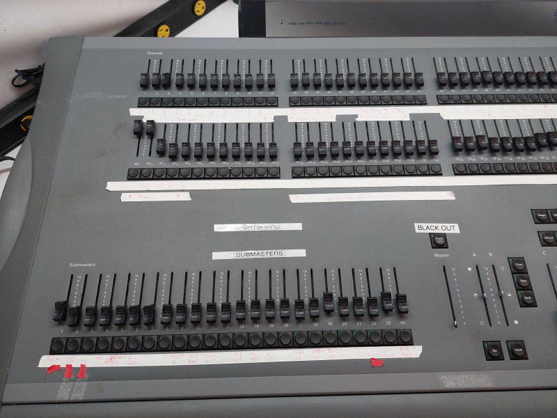 Express ETC 48/96 Yorkhouse.ca 11236 Lighting Console PN: 4110A1004