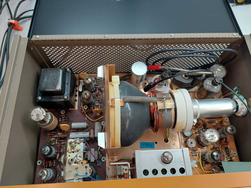 B&K Precision Model: 1077B Television Analyst