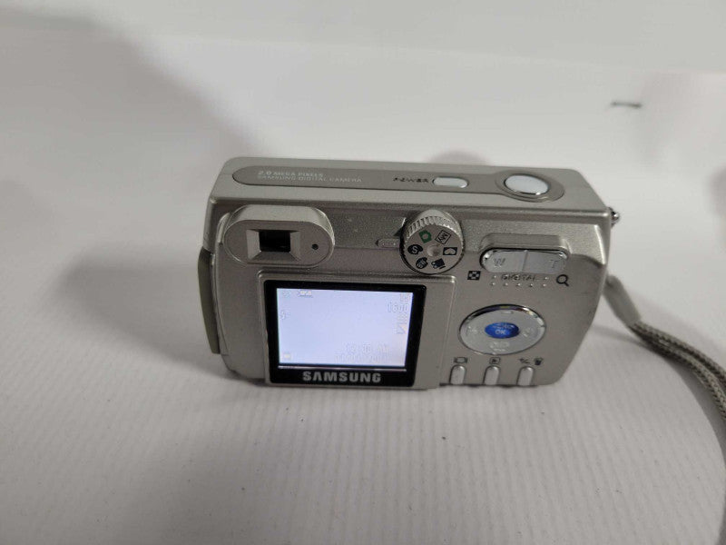 Samsung Digimax 202 2.0 MEGA PIXELS !