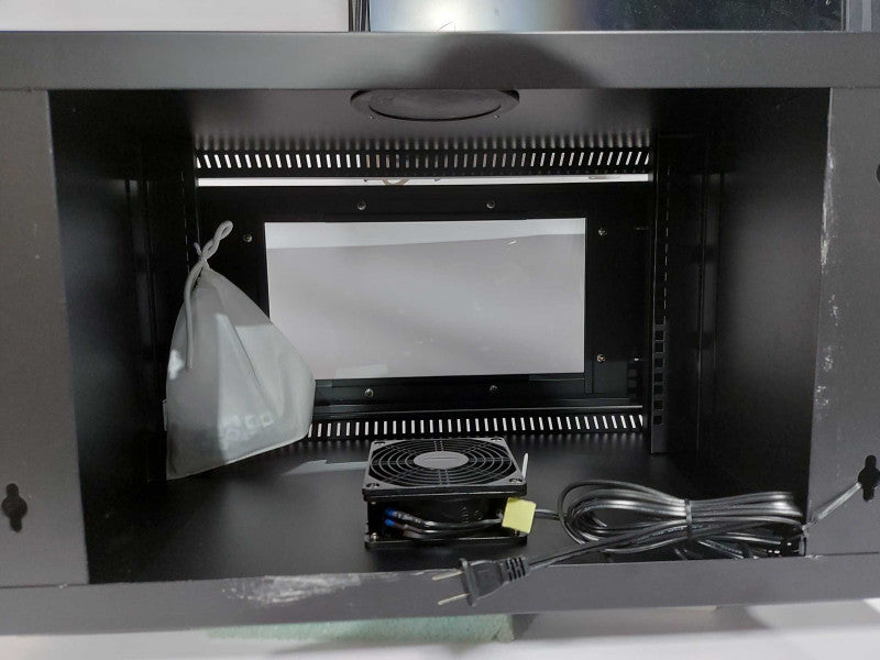 Startech 6U 19\\" wall mounted equipment rack/cabinet with glass door #