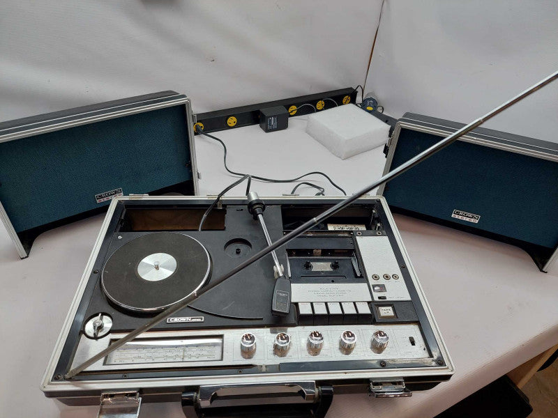 Crown Model: SCP-71SW Solid State Stereo Compact Cassette 3-Band Radio/phono