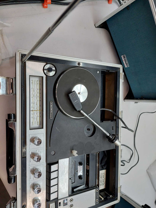Crown Model: SCP-71SW Solid State Stereo Compact Cassette 3-Band Radio/phono