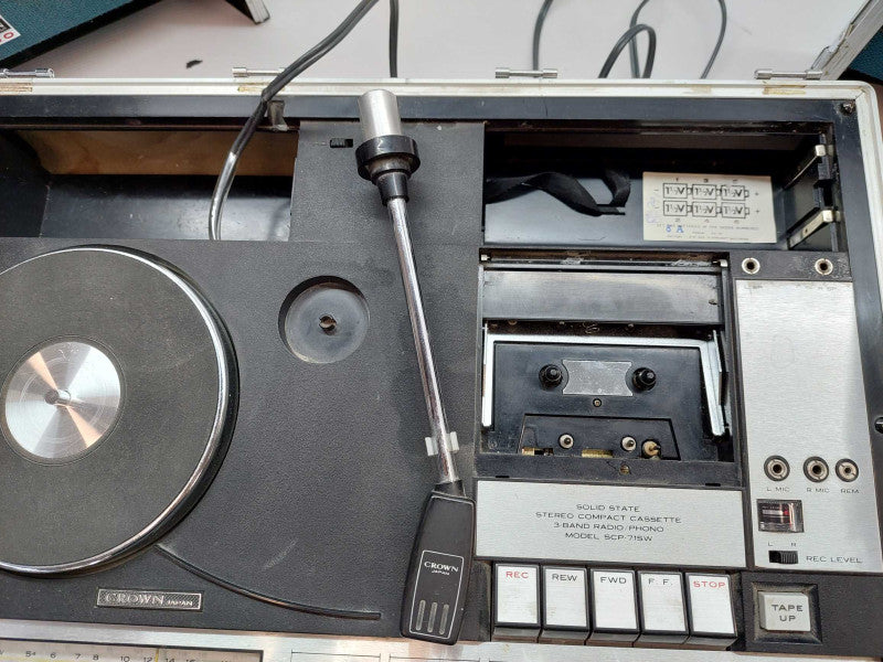 Crown Model: SCP-71SW Solid State Stereo Compact Cassette 3-Band Radio/phono